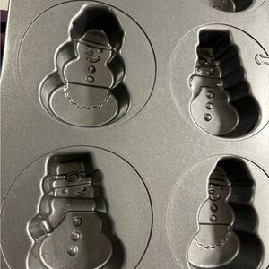 Like new Snowman baking sheet cookie cake mold bakeware- Michael's